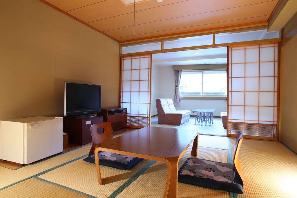 Shiga Palace Hotel Yamanouchi  Exterior photo