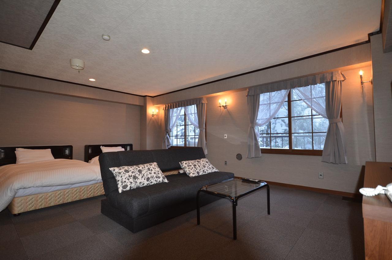 Shiga Palace Hotel Yamanouchi  Exterior photo